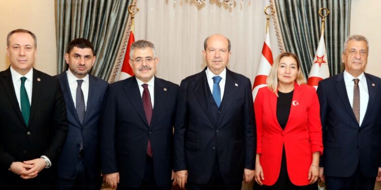 Cumhurbaşkanı Ersin Tatar TBMM Güvenlik ve İstihbarat Komisyonu heyetini kabul etti