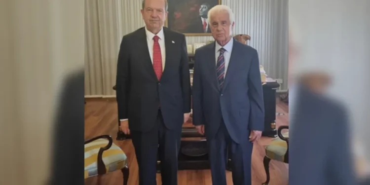 Cumhurbaşkanı Tatar, 3. Cumhurbaşkanı Eroğlu’nu arayarak geçmiş olsun dileklerini iletti