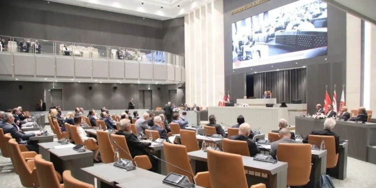 Meclis yarın, “Kıbrıs sorununa iki devletli çözüm” karar önerisi için olağanüstü toplanıyor!