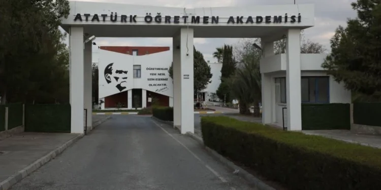 AÖA öğrencileri: Akademik standartlar korunmalı