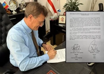 Erhan Arıklı, Millet Camisi’nin, Vakıflar İdaresi’ne devredildiğini açıkladı