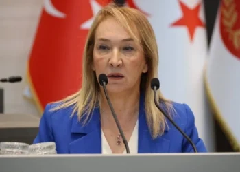 Filiz Besim’den Hakan Dinçyürek’e tepki: Önce maaş bordroları tartışıldı, şimdi de diplomalara sorguluyorsunuz