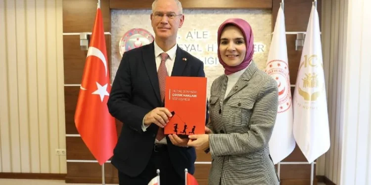 Oğuzhan Hasipoğlu, Dijital Dünyada Çocuk Hakları Sözleşmesi’ni imzaladı: Çocuklarımızı koruyacağız