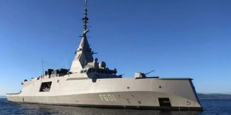 Yunanistan, Güney Kıbrıs’a iki fırkateyn gönderdi