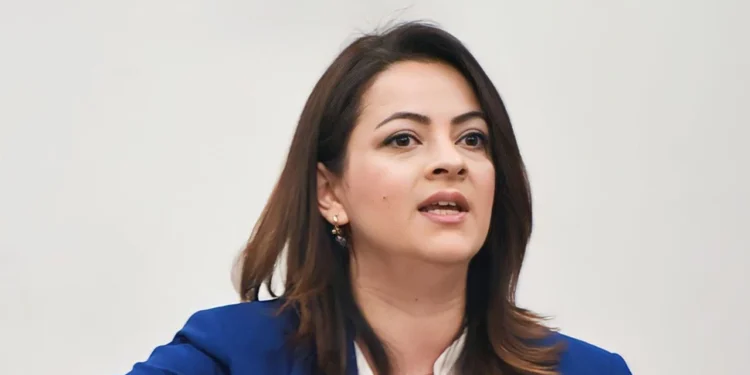 Mine Atlı’dan CTP’ye: Ülkeni, toplumunu satmak ayrı bir şey