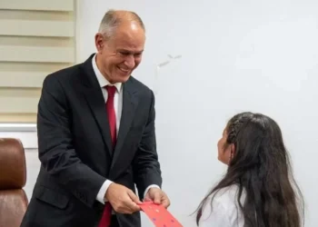 Sevgi Evi Çocuklarından Hasipoğlu’na 23 Nisan Ziyareti