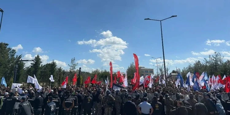 Pazartesi günü genel grev: Sendikalar Meclis önünde eylem yapacak