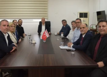 Oğuzhan Hasipoğlu turizm sektörü temsilcileriyle görüştü: Destekler yeniden değerlendirilecek
