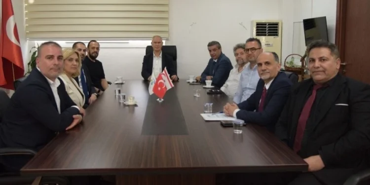 Oğuzhan Hasipoğlu turizm sektörü temsilcileriyle görüştü: Destekler yeniden değerlendirilecek