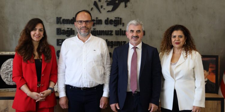 İskele Belediye Başkanı Sadıkoğlu Telsim Genel Müdürü Tüz’le görüştü