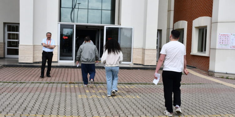 YKS’nin ilk oturumu TYT başladı