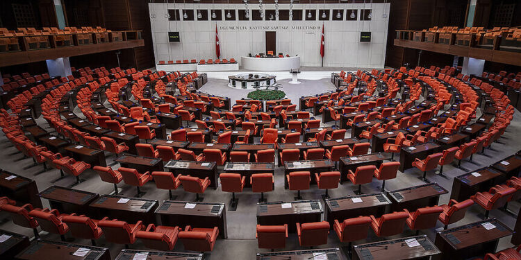 Türkiye’de 12’nci Yargı Paketi TBMM’ye sunuldu
