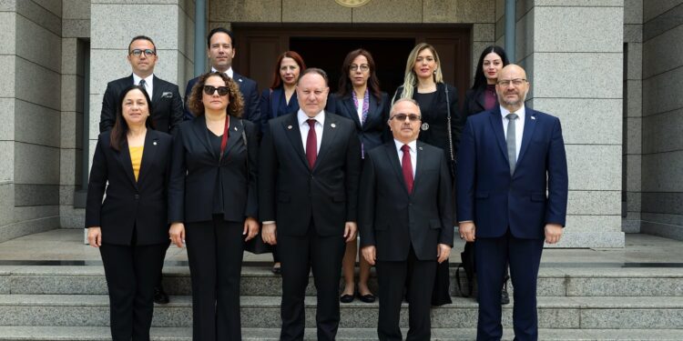 Öztürkler, Bakü’de Türkiye Büyükelçiliği ve KKTC Temsilciliği’ni ziyaret etti