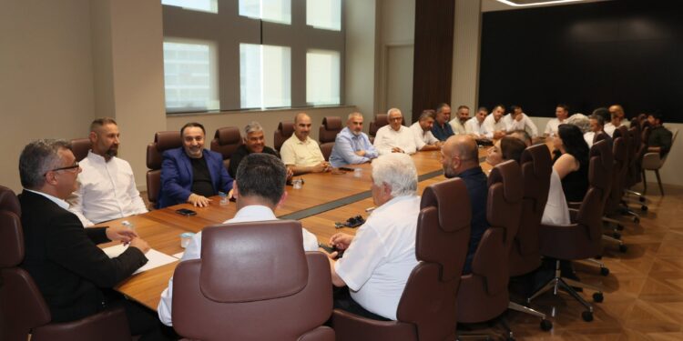 Cumhurbaşkanı Erhürman, sendika temsilcileri ile görüştü