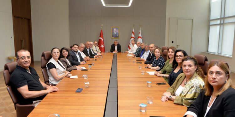 Cumhurbaşkanı Tufan Erhürman, ekonomik örgütlerle görüştü