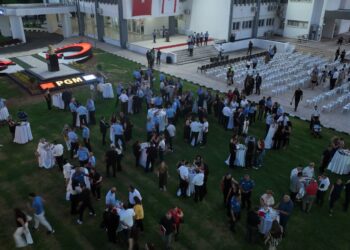 Emekliye ayrılan ve 30 hizmet yılını tamamlayan polislere plaket verildi