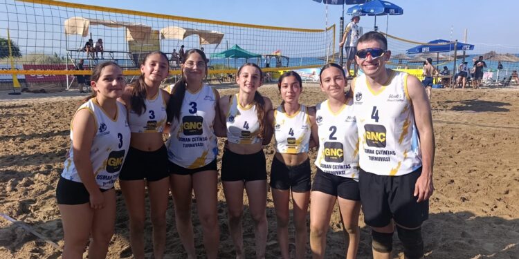 Osman Çetintaş Plaj Voleybol Turnuvası başladı