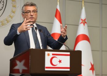 President briefs political parties on Cyprus issue, says efforts to strengthen IPC to continue