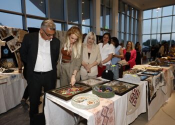 Cumhurbaşkanı Erhürman, Köy Kadın Kursu ortak sergisini ziyaret etti, Akdoğan’da yurttaşlarla buluştu