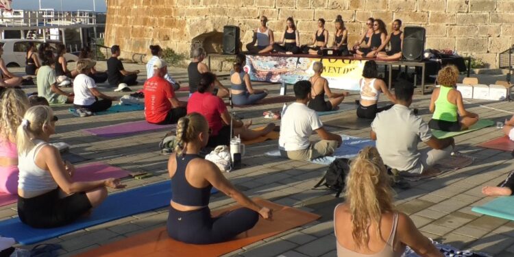 ‘Dünya Yoga Günü’ kapsamında Girne’de etkinlik gerçekleştirildi