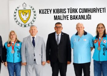Berova, Dünya Budo Kupası’nda şampiyon olan KKTC Budo Milli Takımı sporcularını kabul etti