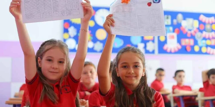 Karneler yarın dağıtılıyor: 57 bin 514 öğrenci yarın karne alarak yaz tatiline çıkacak