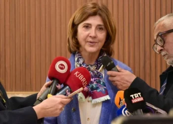 Fileleftheros: Holguin, Temmuz sonu Kıbrıs’a geliyor; 5+1’in koşulları ortaya çıkacak