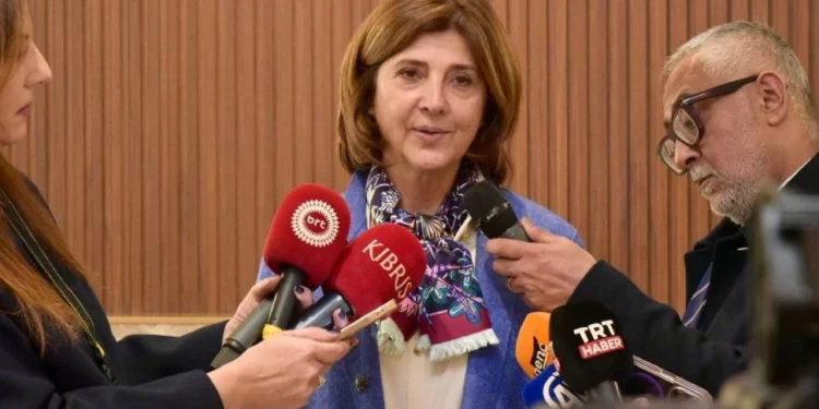 Fileleftheros: Holguin, Temmuz sonu Kıbrıs’a geliyor; 5+1’in koşulları ortaya çıkacak