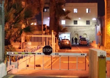 Güney Kıbrıs’ta mahkumlar cezaevini ateşe verdi: Bir görevli hastaneye kaldırıldı