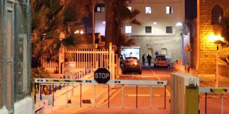 Güney Kıbrıs’ta mahkumlar cezaevini ateşe verdi: Bir görevli hastaneye kaldırıldı
