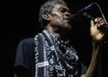 İngiliz müzik grubu Massive Attack’e, konserde Filistin bayrağı açtıkları gerekçesiyle soruşturma