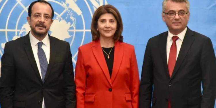 Maria Angela Holguin Cuellar: Kıbrıs Türk lideri üçlü toplantıyı uygun görmedi